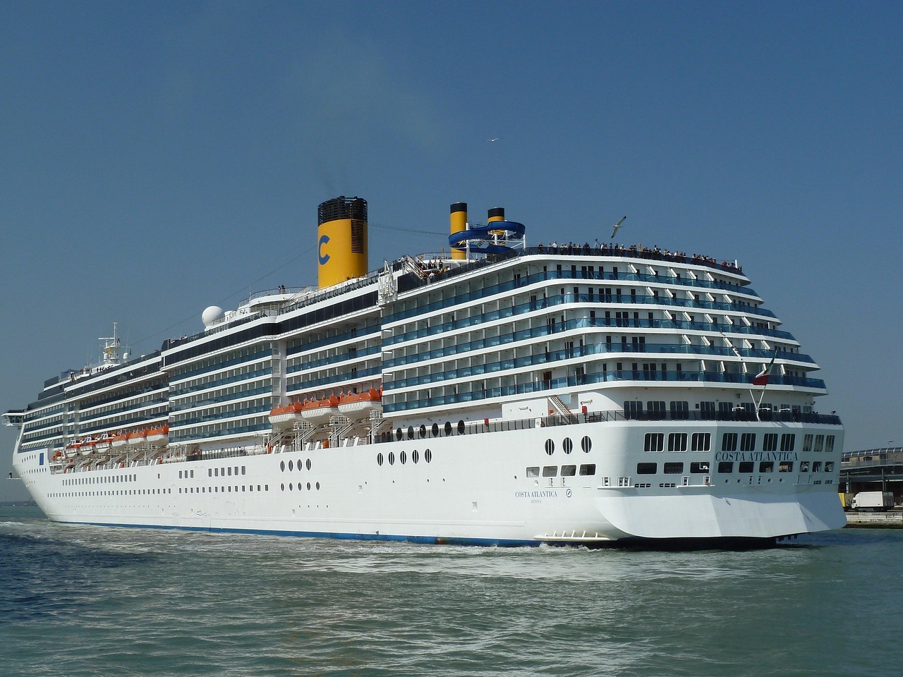 découvrez des croisières en méditerranée inoubliables, alliant paysages époustouflants, escales culturelles et détente à bord.